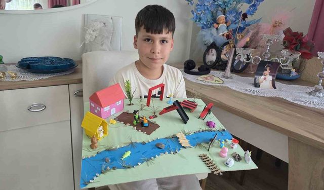Kütahya'da 3. sınıf öğrencisi Göktuğ Okayay'ın dikkat çeken 'Doğal Yaşam' maketi