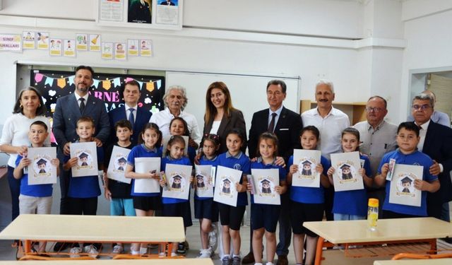 Manisa'da 268 bin 553 öğrenci karne heyecanı yaşadı
