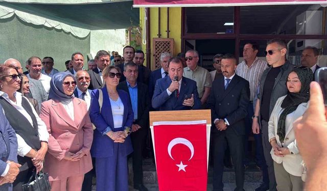 MHP Sivrihisar İlçe Başkanlığı'nın yeni hizmet binası törenle hizmete açıldı