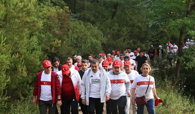Milli Eğitim Bakanı Tekin, Sakarya'da 'Huzur ve kardeşlik' yürüyüşüne katıldı