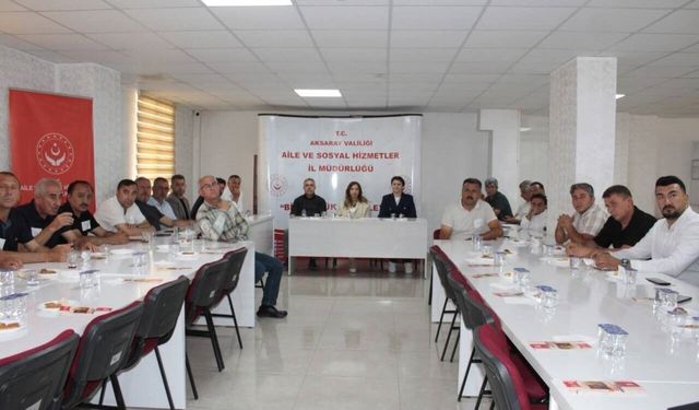 Muhtarlarla sosyal hizmet iş birliği masaya yatırıldı