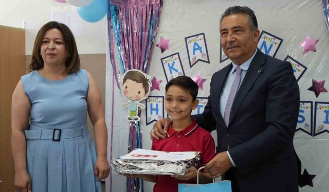 Öğrenciler karnelerini aldı, yaz tatili başladı: Ebeveynlere 'dijital bağımlılık' uyarısı