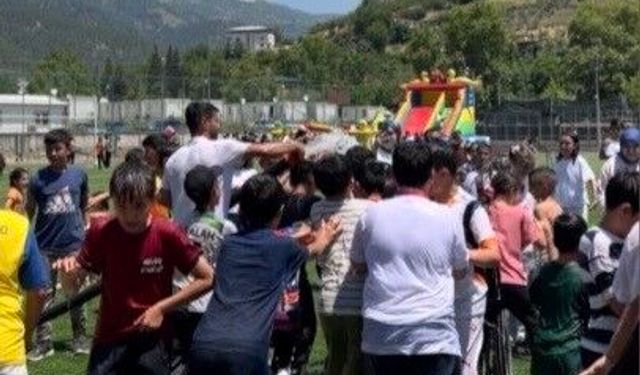 Osmaniye'de itfaiyeden çocuklara serinleten sürpriz