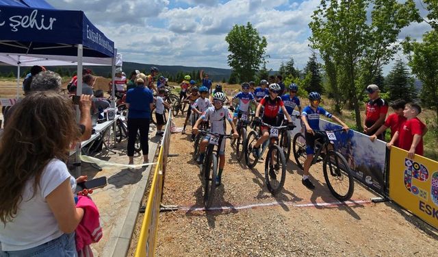 Pedal sporcuları Eskişehir'de podyum için yarıştı