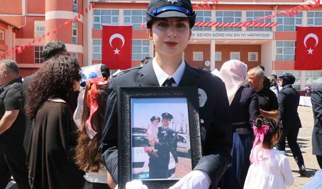 Şehit babasının izinden giderek polis oldu