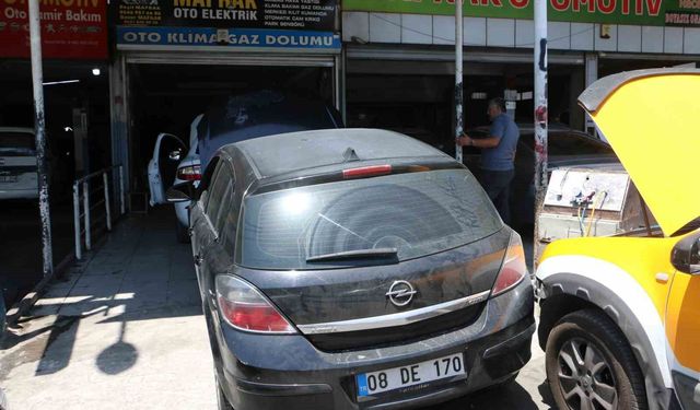 Sıcaklıklar arttı, araç klimaları için sanayide uzun kuyruklar oluştu