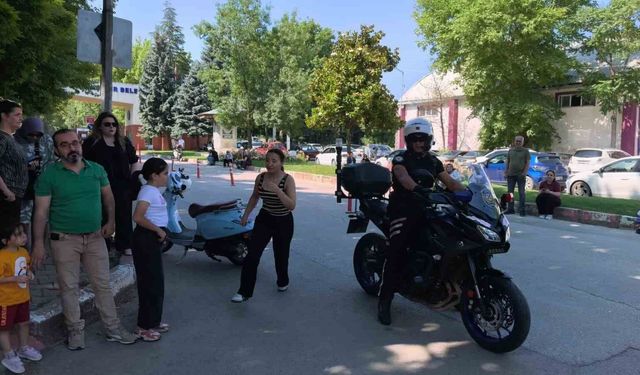 Sınava 1 dakika kala polis yetiştirdi
