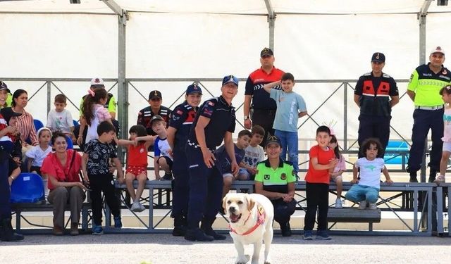 Sinop jandarması minik misafirlerini ağırladı
