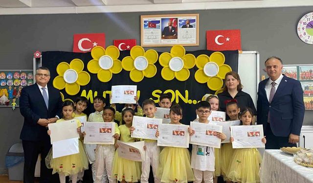 Sinop'ta öğrenciler karne sevinci yaşadı
