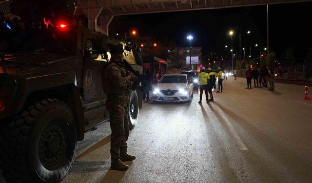 Şırnak'ta bayramda çifte başarı: 44 aranan şahıs yakalandı, ölümlü kaza yaşanmadı