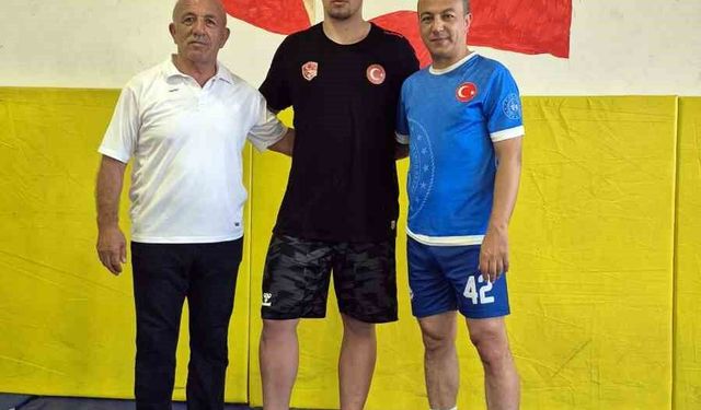 Sivaslı güreşçinin hedefi dünya zirvesi