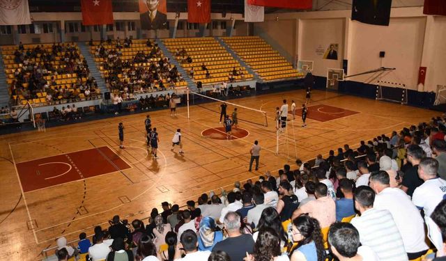 Siverek'te öğretmenler arası voleybol turnuvası tamamlandı