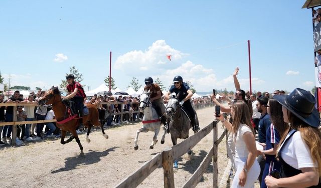 Tavşanlı'da Rahvan at yarışları nefes kesti