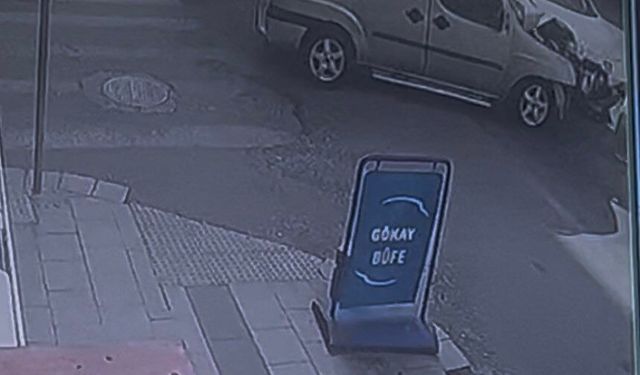 Ters yönden çıkan aracın kazaya karıştığı anlar kamerada