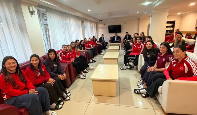 Türkiye Güreş Federasyonu Başkanı Taha Akgül Niğde'de