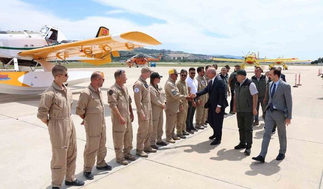 Vali Toraman'dan yangın söndürme uçakları ve helikopterleri pilotlarına ziyaret