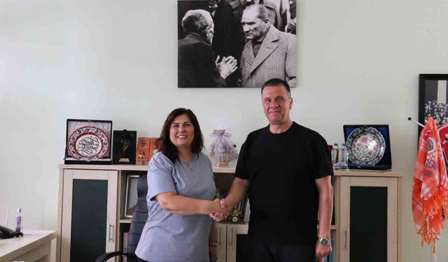 Yenipazar'da asfalt çalışmaları sürüyor