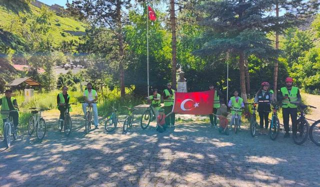 Yeşilay Kars Şubesi'nden 13. Geleneksel Bisiklet Turu: Sağlıklı yaşam için pedallar çevrildi