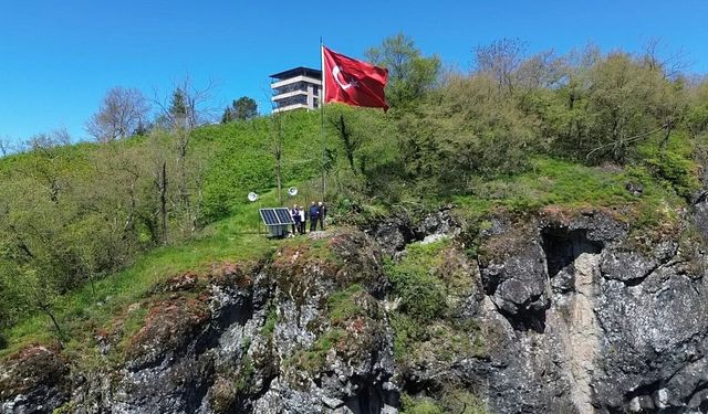 Yıldırım düşmesi sonucu merkezi ezan sistemi kullanılamaz hale geldi