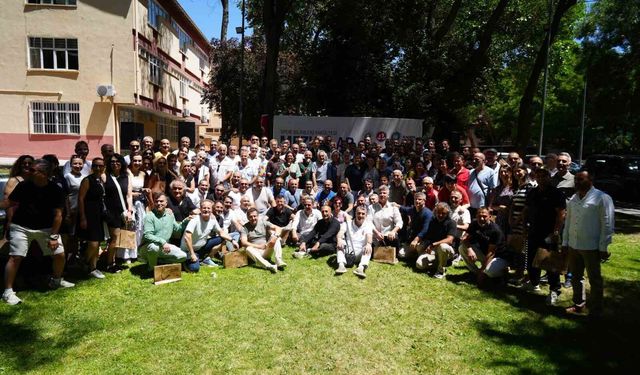 30 yıl sonra mezun oldukları okulda buluşturlar