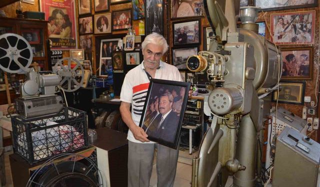 Adana'da Kadir İnanır anısına ücretsiz sinema gösterimi yapılıyor