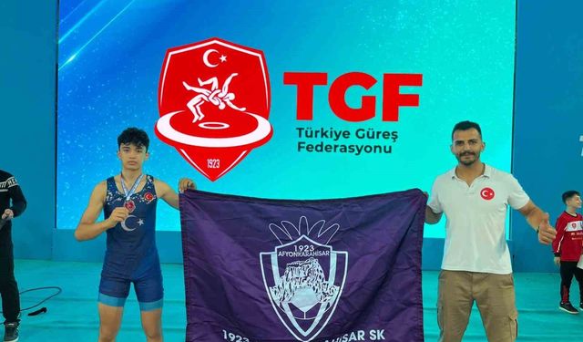 Afyonkarahisarlı güreşçi'den büyük başarı
