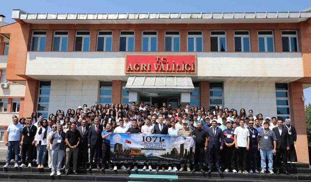 Ağrı'da '1071 Ruhundan Türkiye Yüzyılı Vizyonuna' gezi programının ikinci kafilesi uğurlandı