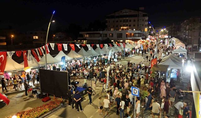 Arsuz'da sokak şenlikleri yoğun ilgi gördü