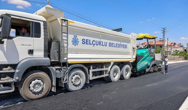 Asfalt sezonunda Selçuklu'nun yol konforu artmaya devam ediyor