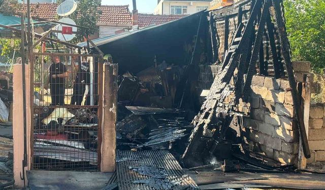 Babaeski'de evin bahçesindeki depoda çıkan yangın söndürüldü
