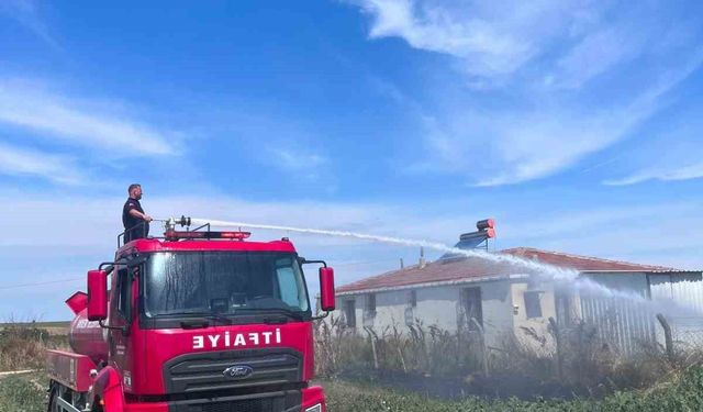 Babaeski'de otluk alanda çıkan yangın söndürüldü