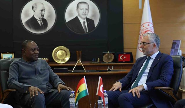 Bakan Işıkhan Gana Çalışma, İşler ve İstihdam Bakanı Pelpuo ile bir araya geldi.