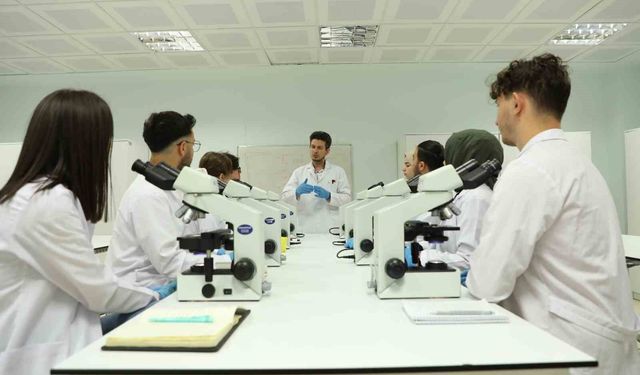 BARÜ'lü öğrencilerin TÜBİTAK 2209 başarısı devam ediyor
