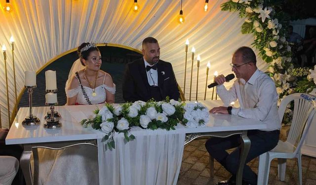 Başkan Doğanca, genç çiftlerin nikahını kıydı