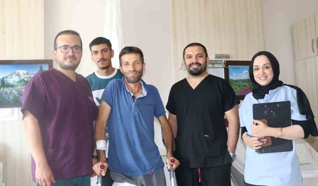 Bingöl'de 37 yıldır yürümekte zorlanan hastaya 10 saatlik operasyon