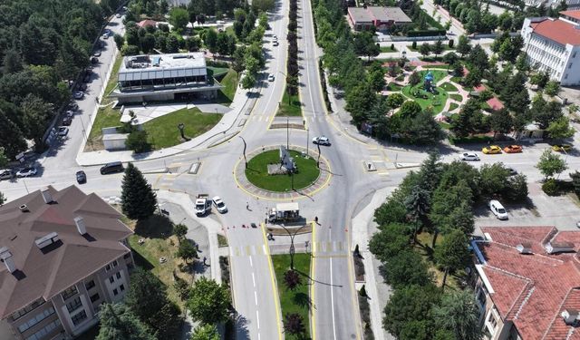 Bolu'da trafik güvenliği için yol çizgileri yenileniyor