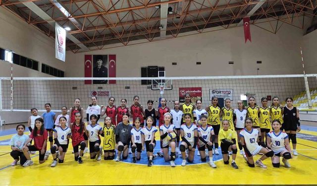 Burhaniye'de gençler spor ve sanatla tek yürek oluyor