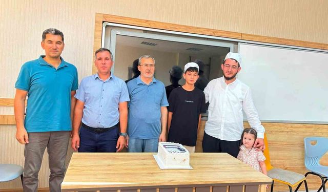 Burhaniye'de İmam Hatip Ortaokulu Kur'an Kursu ilk meyvesini verdi.