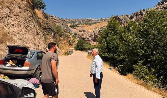 Çermik Belediye Başkanı Karamehmetoğlu, turistlerle bir araya geldi
