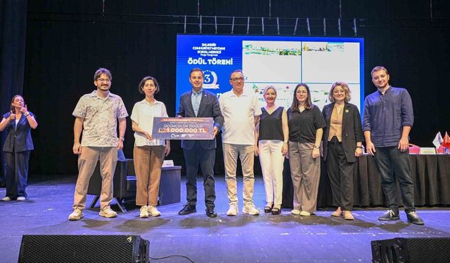 Cumhuriyet Meydanı Sosyal Merkezi Proje Yarışması'nda ödüller sahiplerini buldu