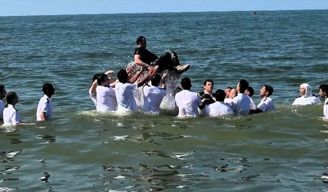 Denizcilik öğrencileri açık deniz stajına geleneksel etkinlikle uğurlandı