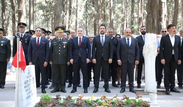 Edremit'te 15 Temmuz şehitleri dualarla anıldı