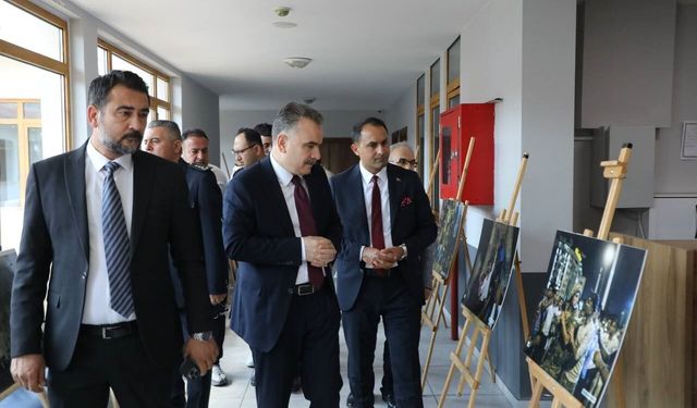 Edremit'te 'İrade bizim, zafer bizim' fotoğraf sergisi açıldı