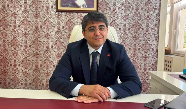 Eğirdir'in yeni kaymakamı Dr. Serhat Doğan görevine başladı