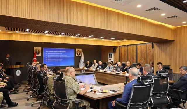 Erzincan'da yatırım ve projeler masaya yatırıldı