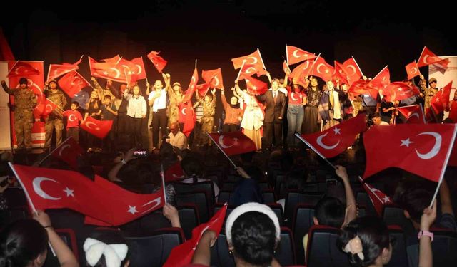 Erzurum'da çocuklar '15 Temmuz Destanı'nı sahneye taşıdı