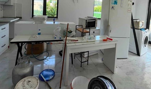 Evi yanan vatandaşa Kemer Belediyesi'nden destek