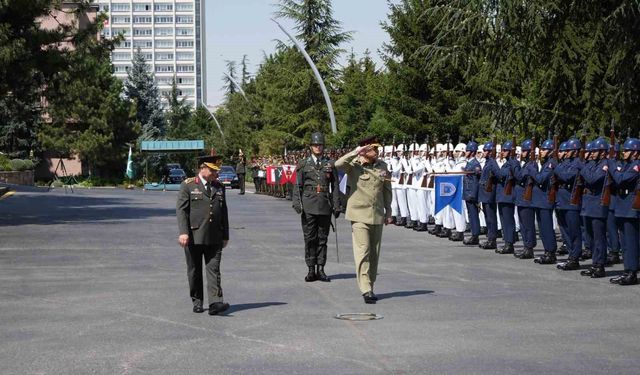 Genelkurmay Başkanı Orgeneral Bayraktaroğlu, Pakistan Savunma Kuvvetleri Komutanı Munir ile görüştü