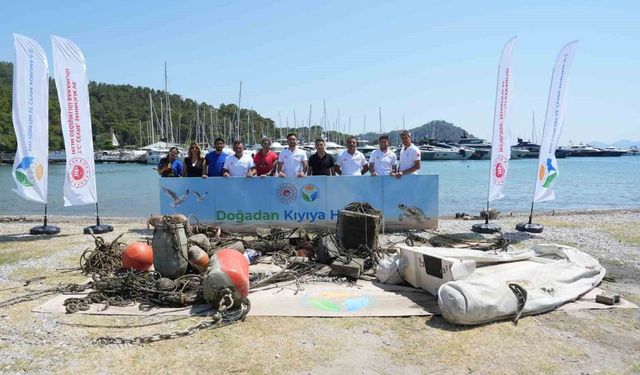 Göcek Halk Plajı'nda deniz dibi temizliği tamamlandı