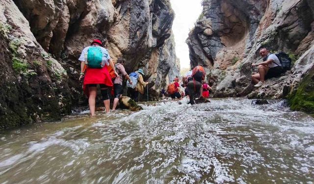 Gümüşhane'de doğaseverler Yılanlı Kanyon'u keşfetti